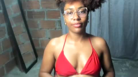 thaimy_ online show from 12, 6, 2026