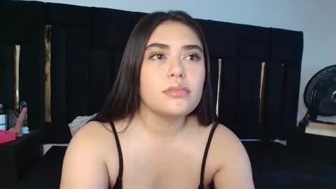 Snapshot of thaisadara24 chatting on 2, 11, 2025 T H A I S online show from 2, 11, 2025