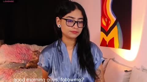 Snapshot of thalia_066 chatting on 25, 10, 2025 thalia online show from 25, 10, 2025