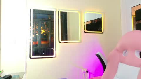 thamara_roberts online show from 28, 7, 2026