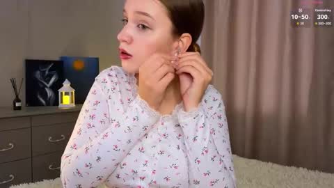 Snapshot of thatonerabbit chatting on 12, 10, 2025 Alice online show from 12, 10, 2025