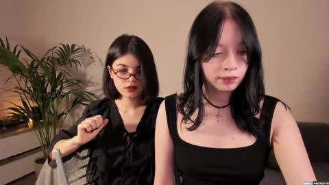 Snapshot of the_cure___ chatting on 6, 12, 2024 EllaLyn online show from 6, 12, 2024