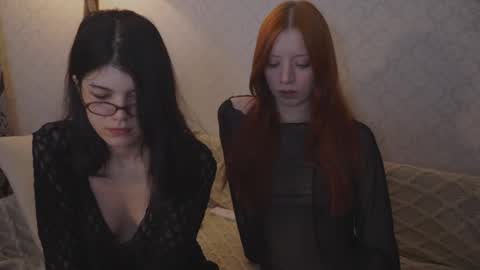 Snapshot of the_cure___ chatting on 29, 10, 2025 EllaLyn online show from 29, 10, 2025