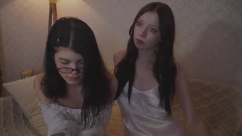 Snapshot of the_cure___ chatting on 10, 11, 2025 EllaLyn online show from 10, 11, 2025