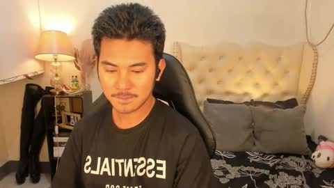 Snapshot of the_killian_jones chatting on 4, 11, 2025 ken online show from 4, 11, 2025