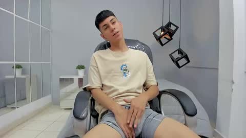 Snapshot of the_mark_king chatting on 13, 9, 2025 T H E M A R K K I N G online show from 13, 9, 2025