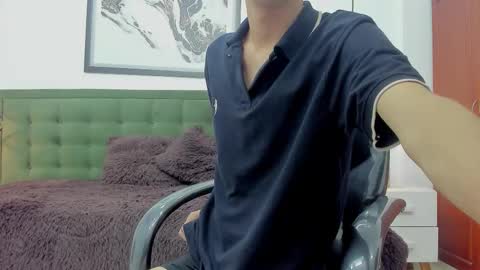 Snapshot of the_mark_king chatting on 12, 10, 2025 T H E M A R K K I N G online show from 12, 10, 2025