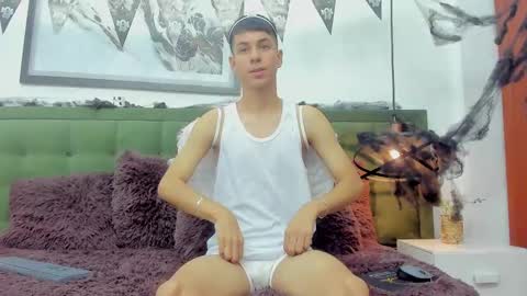 Snapshot of the_mark_king chatting on 29, 10, 2025 T H E M A R K K I N G online show from 29, 10, 2025