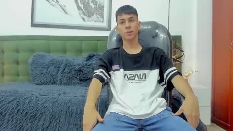 Snapshot of the_mark_king chatting on 29, 11, 2025 T H E M A R K K I N G online show from 29, 11, 2025