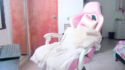 IGAleja queen1 online show from 16, 4, 2026