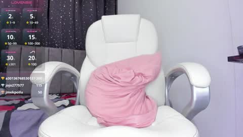 Snapshot of the_skinnyguys chatting on 23, 12, 2024 the_skinnyguys online show from 23, 12, 2024