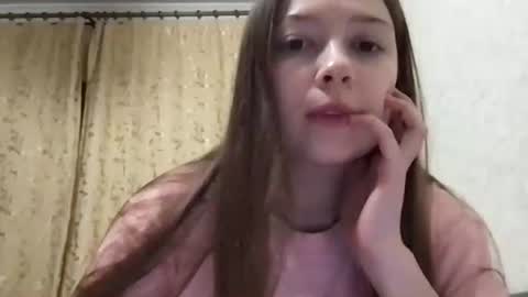 Snapshot of thecrystal chatting on 1, 4, 2026 Crystal online show from 1, 4, 2026