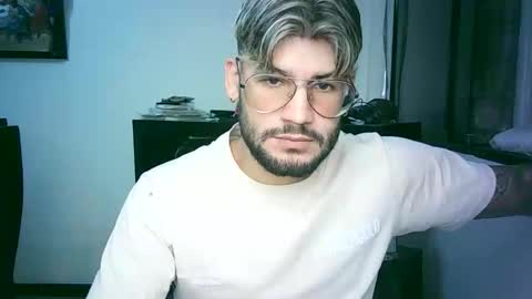 Snapshot of thedragonboyxxx chatting on 25, 3, 2026 thedragonboyxxx online show from 25, 3, 2026