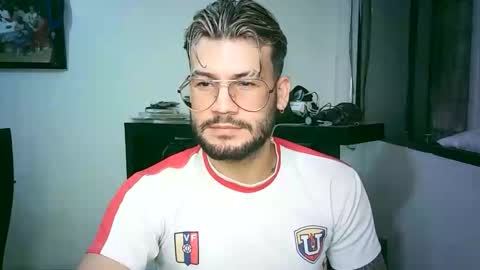 Snapshot of thedragonboyxxx chatting on 27, 3, 2026 thedragonboyxxx online show from 27, 3, 2026