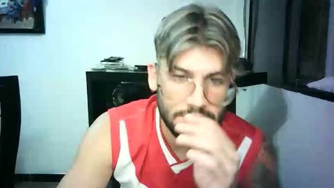 Snapshot of thedragonboyxxx chatting on 28, 3, 2026 thedragonboyxxx online show from 28, 3, 2026