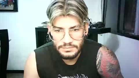 Snapshot of thedragonboyxxx chatting on 29, 3, 2026 thedragonboyxxx online show from 29, 3, 2026