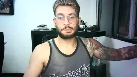 Snapshot of thedragonboyxxx chatting on 1, 4, 2026 thedragonboyxxx online show from 1, 4, 2026