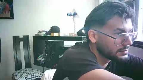 Snapshot of thedragonboyxxx chatting on 10, 4, 2026 thedragonboyxxx online show from 10, 4, 2026