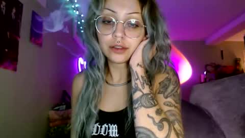 Snapshot of theeking_venus chatting on 13, 11, 2025 KIng Venus online show from 13, 11, 2025