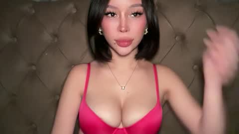 Elle  dont forget to folloW me and thumbs up online show from 22, 4, 2026