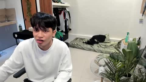 Green online show from 3, 1, 2025