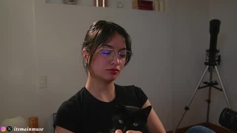 Snapshot of theirismuse chatting on 27, 5, 2026 Iris online show from 27, 5, 2026