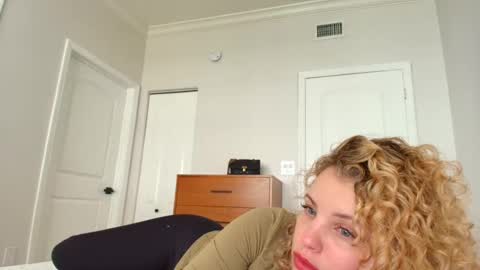 Snapshot of theislandgirl chatting on 30, 1, 2025 Lily Marie online show from 30, 1, 2025