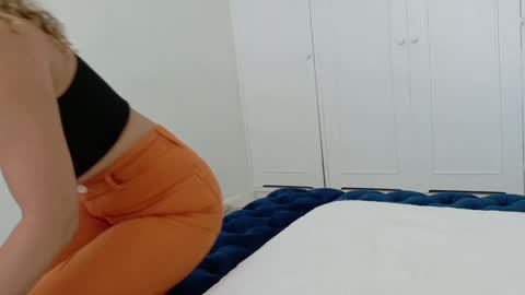 Snapshot of theislandgirl chatting on 19, 9, 2025 Lily Marie online show from 19, 9, 2025