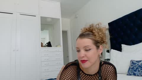 Snapshot of theislandgirl chatting on 20, 10, 2025 Lily Marie online show from 20, 10, 2025