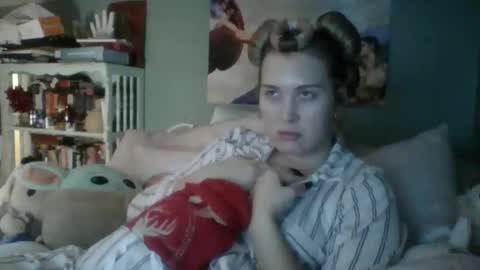 Snapshot of thelittlebambii chatting on 20, 12, 2025 Little Bambii online show from 20, 12, 2025