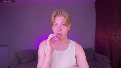Snapshot of themikesever chatting on 6, 5, 2026 Sever online show from 6, 5, 2026