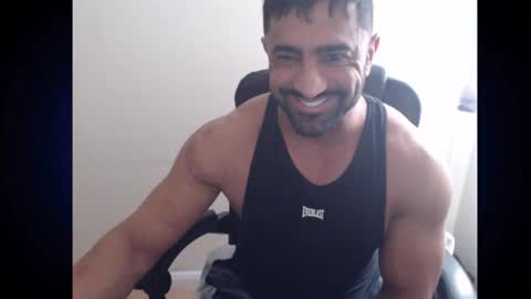 Snapshot of themusclefactory chatting on 8, 11, 2025 TheMuscleFactory online show from 8, 11, 2025