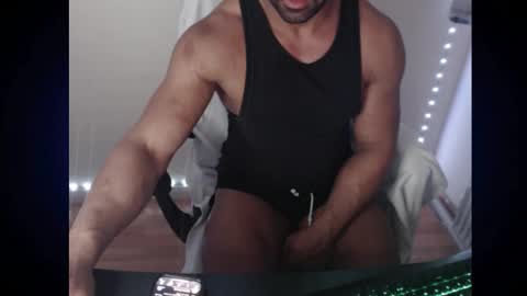 Snapshot of themusclefactory chatting on 10, 11, 2025 TheMuscleFactory online show from 10, 11, 2025