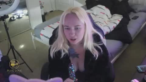 The Plug Love  Friends online show from 24, 11, 2025