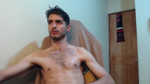 Snapshot of therazhanen chatting on 19, 9, 2025 Santiago Enrique online show from 19, 9, 2025