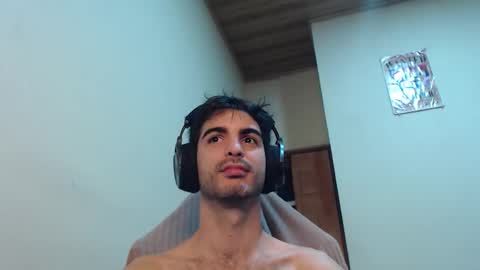 Snapshot of therazhanen chatting on 11, 11, 2025 Santiago Enrique online show from 11, 11, 2025