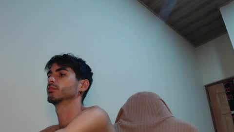 Santiago Enrique online show from 6, 5, 2026
