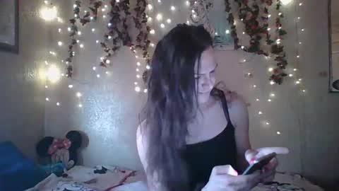 Snapshot of thesillymillie chatting on 9, 3, 2025 sillymillie0 online show from 9, 3, 2025