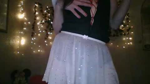 Snapshot of thesillymillie chatting on 14, 10, 2025 sillymillie0 online show from 14, 10, 2025