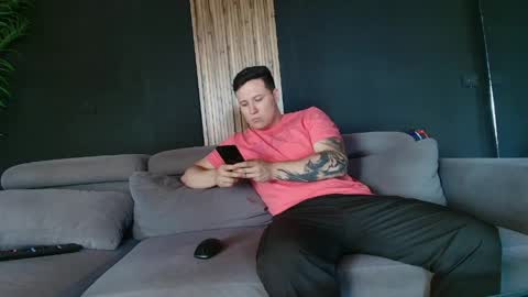 thestraightroom online show from 21, 4, 2026