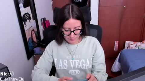 Nicole online show from 29, 4, 2026