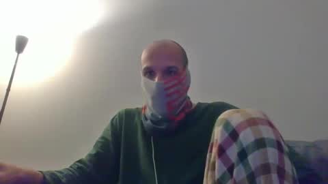 Scarf guy online show from 21, 10, 2025