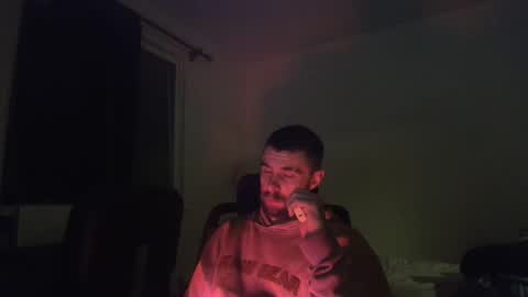 Snapshot of theufcfan_8181 chatting on 27, 11, 2025 troy online show from 27, 11, 2025