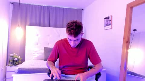 Thiago  online show from 10, 4, 2026