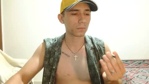 thiago_deseo69 online show from 18, 4, 2026