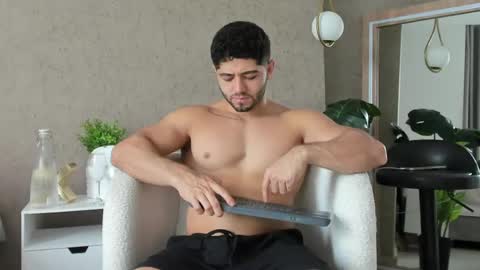 Snapshot of thiago_moretti chatting on 21, 5, 2026 THIAGO online show from 21, 5, 2026