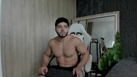 Snapshot of thiago_moretti chatting on 26, 5, 2026 THIAGO online show from 26, 5, 2026