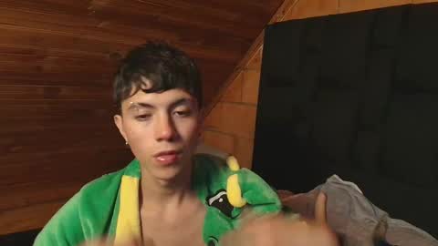 Snapshot of thiago_n_sam chatting on 21, 10, 2025 thiago_n_sam online show from 21, 10, 2025