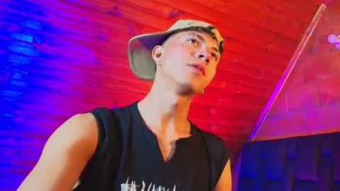 Snapshot of thiago_n_sam chatting on 21, 11, 2025 thiago_n_sam online show from 21, 11, 2025