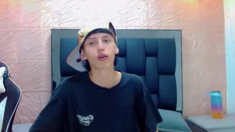 thiago_twink38 online show from 2, 12, 2025